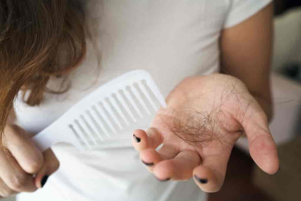 7 Simple (But Effective) Ways To Stop Hair Loss