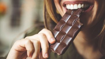 7 Proven Health Benefits of Dark Chocolate