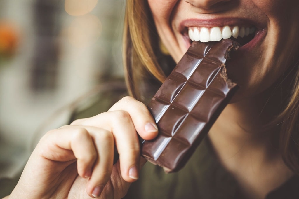 7 Proven Health Benefits of Dark Chocolate