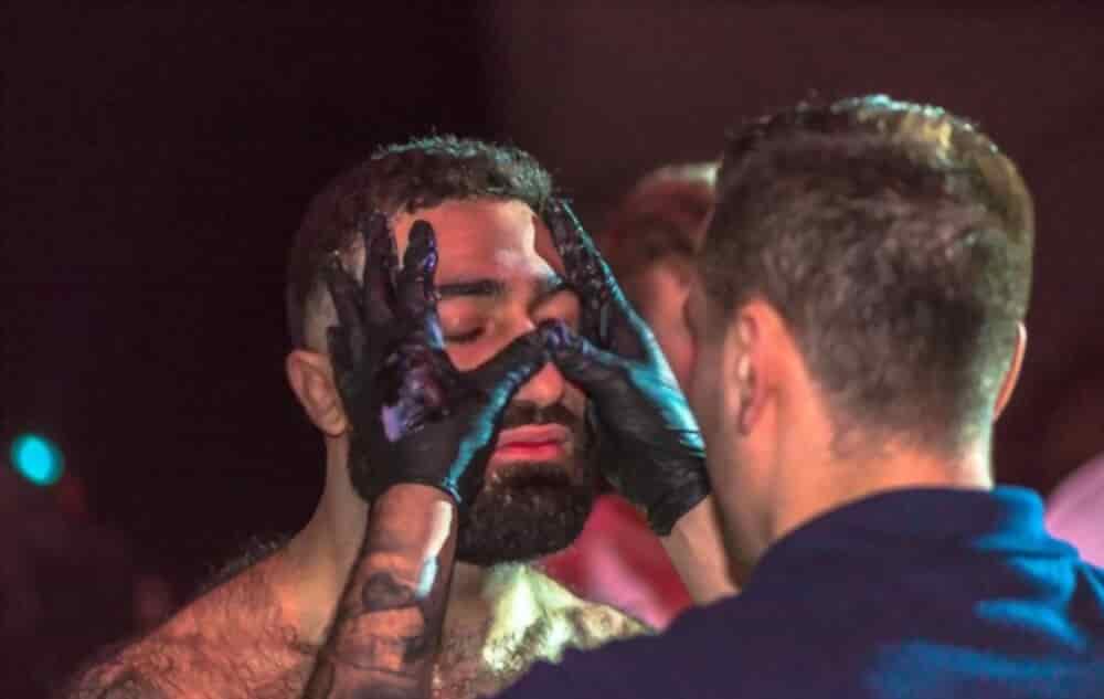Vaseline absorbs blows in contact sports