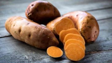 8 Reasons to Eat a Sweet Potato Every Day
